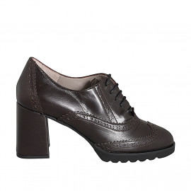 Scarpa stringata da donna modello oxford a punta tonda con coda di rondine in pelle testa di moro tacco 7 - Misure disponibili: 32, 33, 34, 42, 43, 44, 45, 46