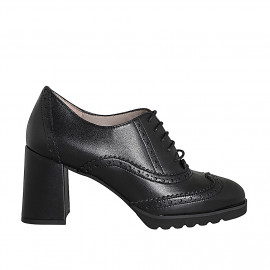 Scarpa stringata da donna modello oxford a punta tonda con coda di rondine in pelle nera tacco 7 - Misure disponibili: 32, 33, 34, 42, 45, 46