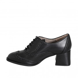Woman's Oxford lace-up shoe with round-toe and brogue in black leather heel 5 - Available sizes:  32, 33, 34, 43, 44, 46 2