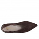 Escarpin pour femmes en daim brun foncé à bout pointu, avec décolleté en V, détail en cuir laminé bronze et talon 1 - Pointures disponibles:  32, 33, 34, 42, 43, 44, 45, 46