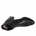 Botines para mujer con punta con cierre de cremallera, elástico y correa en piel y charol negro tacon 7 - Tallas disponibles:  32, 33, 34, 42, 43, 44, 45, 46