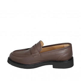 Woman's college-style loafer in brown leather with heel 3 - Available sizes:  33, 34, 42, 43, 44, 45, 46 2