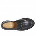 Mocassino da donna in pelle nera con frange, borchie e elastici latrerali tacco 5 - Misure disponibili: 33, 34, 42, 43, 44, 45, 46