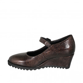 Woman's Mary Jane pump with removable insole in printed laminated patent leather and dark brown leather wedge 6 - Available sizes:  32, 33, 34 2