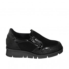 Chaussure pour femmes en daim, daim imprimé, verni noir, zips latéraux, semelle amovible, talon compensée 4 - Pointures disponibles:  32, 34, 42, 43, 44, 45