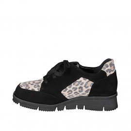 Woman's lace-up shoe in... 2