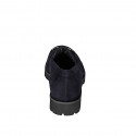 Mocasín para mujer en gamuza azul con accesorio metálico, suela track y tacón 3 - Tallas disponibles:  32, 33, 34, 42, 43, 44, 45, 46