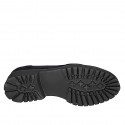 Mocasín para mujer en gamuza azul con accesorio metálico, suela track y tacón 3 - Tallas disponibles:  32, 33, 34, 42, 43, 44, 45, 46