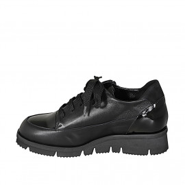 Scarpa stringata da donna in pelle, vernice e camoscio nero con cerniera laterale e plantare estraibile zeppa 4 - Misure disponibili: 32, 33, 34, 35, 42, 43, 44, 45, 46 2