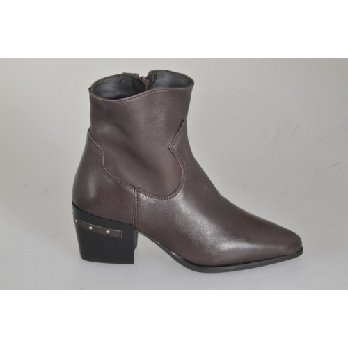 Woman's cowboy ankle boots in dark brown leather with a leather heel insert, side zipper heel 6 - Available sizes:  33, 34, 42, 43, 44, 45