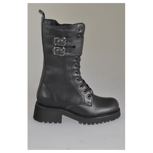 Woman's combat boots in black leather...