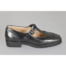 Woman's Mary Jane pumps...