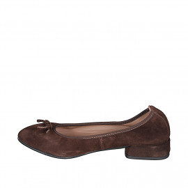 Woman's pointy ballet flats... 2