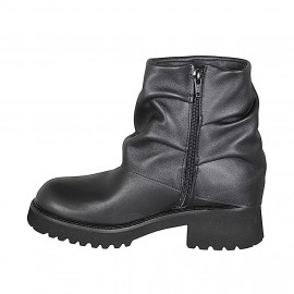 Woman's biker ankle boots... 2