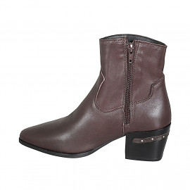 Woman's cowboy ankle boots... 2
