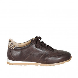 Sneaker stringata da donna...
