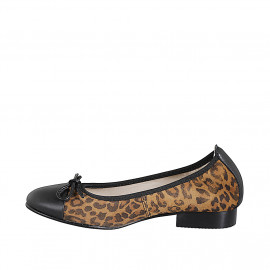 Ballerina da donna con puntale e fiocco in camoscio stampa maculata e pelle nera tacco 2 - Misure disponibili: 33, 34, 42, 43, 44, 45, 46 2