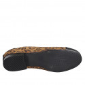 Bailarinas para mujer en gamuza estampada moteada y piel negra con puntera y lazo, tacón 2 - Tallas disponibles:  33, 42, 43, 44, 46