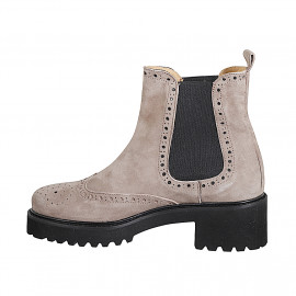 Woman’s beige suede Chelsea ankle boots with wingtip detailing heel 5 - Available sizes:  33, 34, 42, 43, 44, 45, 46 2