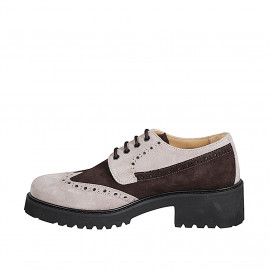 Derbies à lacets pour femmes avec empiècement façon bout fleuri en daim marron foncé et beige talon 4 - Pointures disponibles:  32, 33, 42, 43, 44, 45, 46 2
