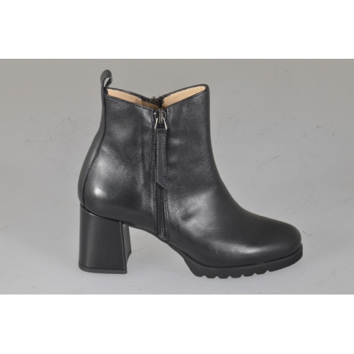 Woman’s black leather ankle boots with double zip and heel 7 - Available sizes:  32, 33, 34, 42, 43, 44, 45