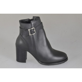 Stivaletto da donna in pelle nera con cerniera, cinturino con fibbia tacco 7 - Misure disponibili: 32, 33, 34, 42, 43, 44, 45, 46