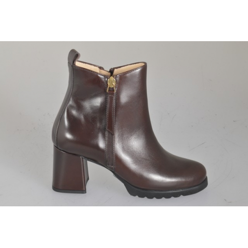 Pelle|MARRONE|2 cerniere|T. 7 - Available sizes:  32, 33, 34, 42, 43, 44, 45