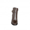 Botines para mujer en piel marrón oscuro con cremallera y correa con hebilla, tacón 7 - Tallas disponibles:  33, 34, 35, 42, 44, 45, 46