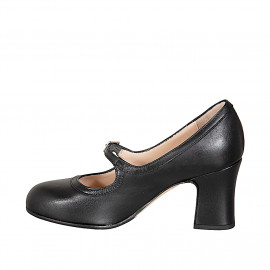 Woman’s black leather Mary... 2