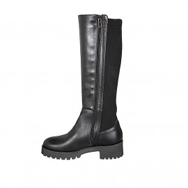 Damenstiefel aus schwarzem... 2