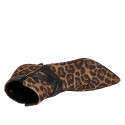 Botines para mujer con punta en gamuza con estampada animal, con correas cruzadas en piel negra y tacón 7 - Tallas disponibles:  32, 33, 34, 35, 42, 43, 44, 45