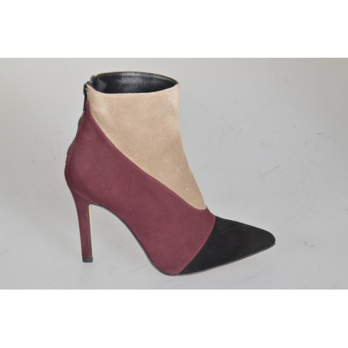 Camoscio|BORDO.Tau.Nero|punta.spillo|T. 10 - Available sizes:  32, 33, 34, 35, 42, 43, 44, 45