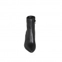 Woman’s pointed-toe ankle boots in black leather with side zip and heel 7 - Available sizes:  33, 34, 35, 46