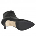 Woman’s pointed-toe ankle boots in black leather with side zip and heel 7 - Available sizes:  33, 34, 35, 46
