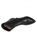 Woman’s pointed-toe ankle boots in black leather with side zip and heel 7 - Available sizes:  33, 34, 35, 46