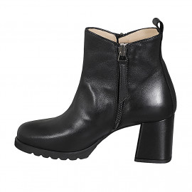 Woman’s black leather ankle boots with double zip and heel 7 - Available sizes:  32, 34, 42, 43, 44 2