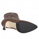 Woman’s pointed-toe brown leather ankle boots with zip fastening and heel 7 - Available sizes:  32, 33, 34, 42
