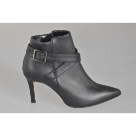 Botines para mujer en piel negra con punta fina, tira cruzada, hebilla, cremallera y tacón 7 - Tallas disponibles:  32, 33, 34, 35, 42, 43, 44, 45