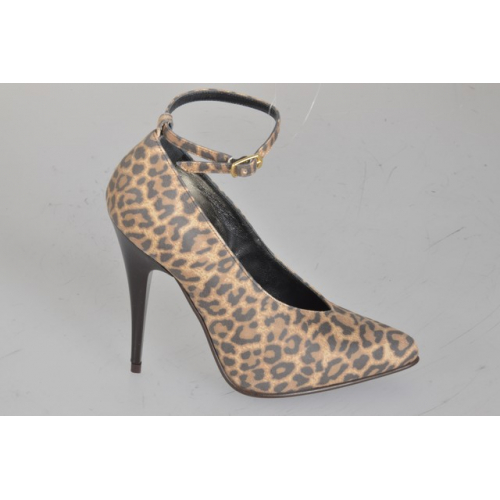 Woman’s pointed-toe pumps in printed leather with an ankle strap, V-cut vamp and heel 11 - Available sizes:  31, 32, 33, 34, 35, 42, 43, 44, 45, 46, 47