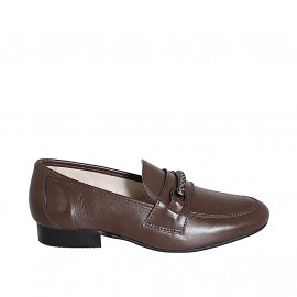 Mocassins pour femmes en cuir marron foncé avec ornement et strass, talon 2 - Pointures disponibles:  33, 34, 42, 43, 44, 45