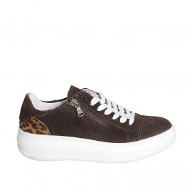 Sneaker para mujer en gamuza marrón oscuro, con cordones, cremallera lateral, estampado de manchas, plantilla extraíble y cuña 4 - Tallas disponibles:  32, 33, 34, 35, 42, 43, 44, 45, 46