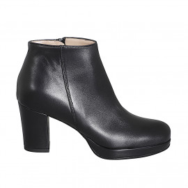 Woman’s black leather platform ankle boots with a zipper, heel 7 - Available sizes:  32, 33, 34, 43, 45, 46