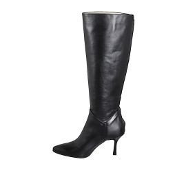 Woman’s black leather... 2