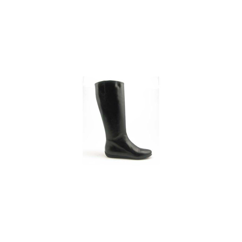 Bota con cremallera en piel negra