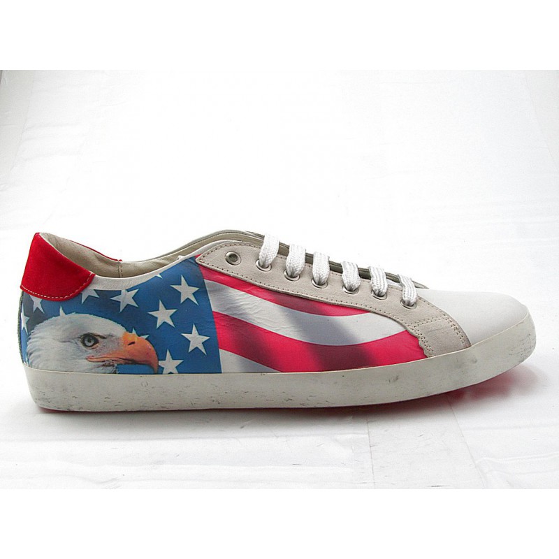 Zapato deportivo con cordones para hombre en piel blanca imprimida con bandera EE.UU. y águila y gamuza roja - Tallas disponibles:  47