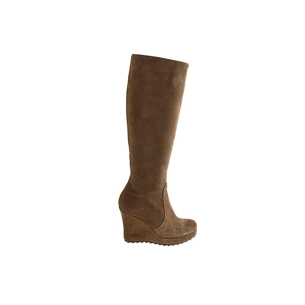 Bota con la cuña de cremallera en piel taupe