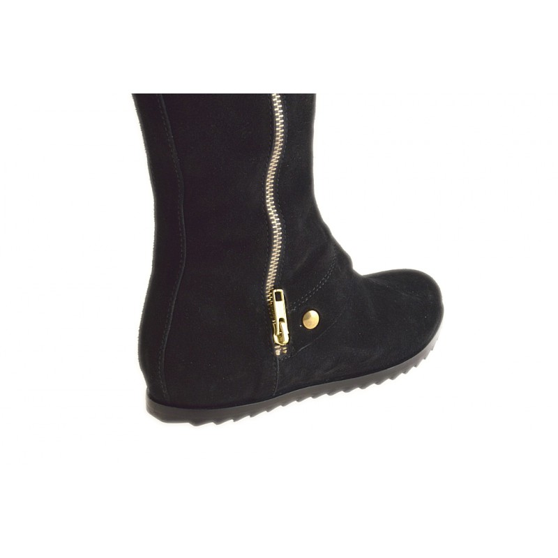 Bota con cremallera en piel negro