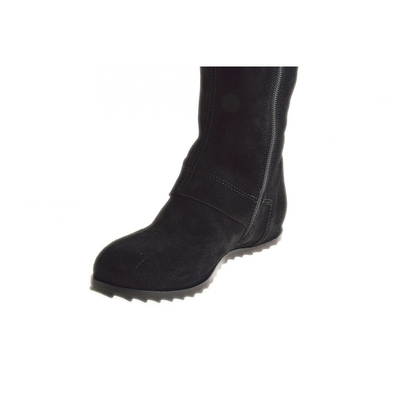 Bota con cremallera en piel negro