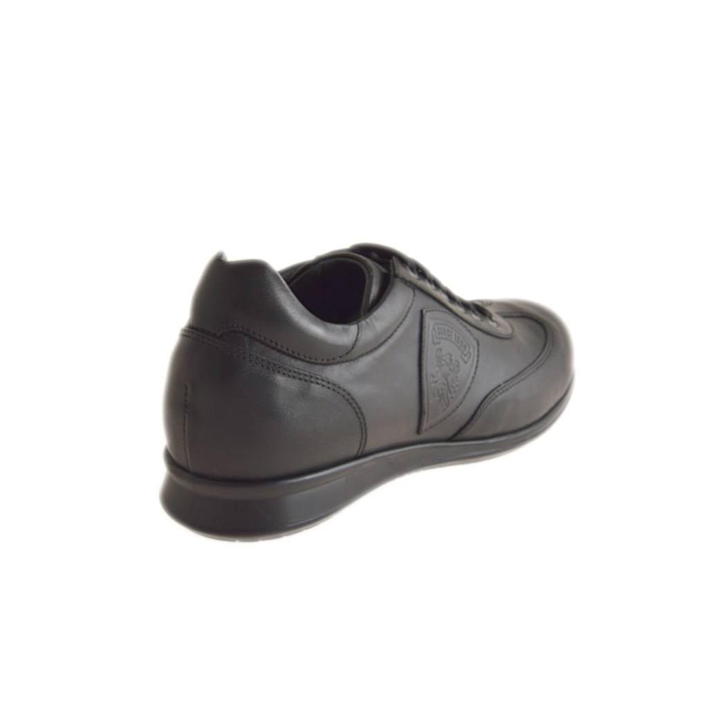 Small or large Closed shoe laces in black leather