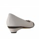 Zapato de salon abierto en punta con tachuelas en piel de color blanco y charol negro tacon 3 - Tallas disponibles:  31